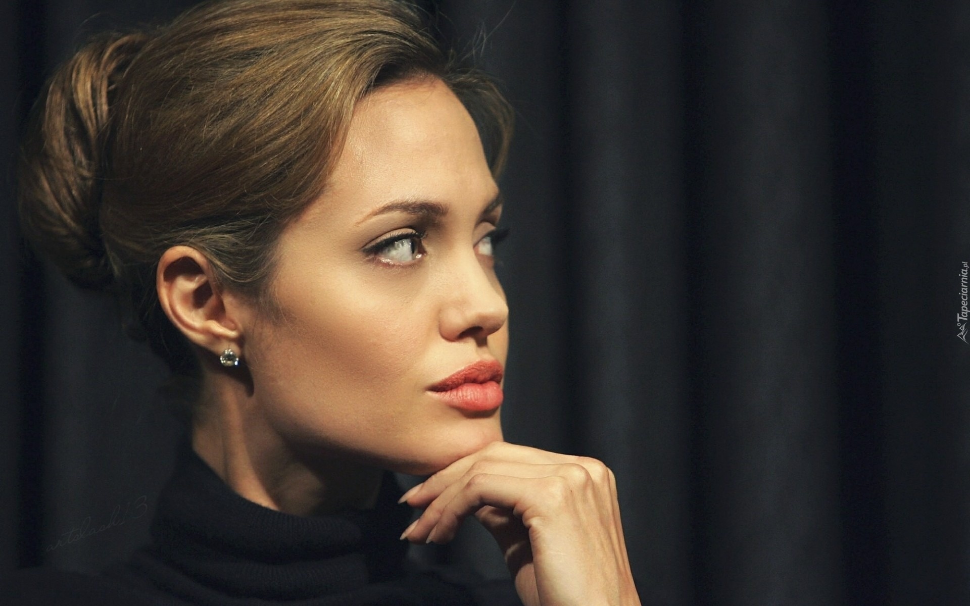 Angelina Jolie, Upięte, Włosy